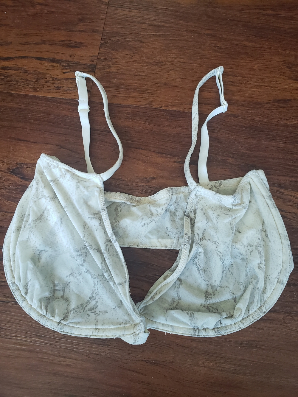 Skims Light Cream Front Clasp Bra Size 36DD Casual Comfy Snakeskin Print